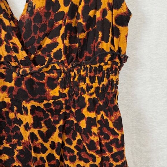 Free People Crescent Shaped Romper Leopard Print Deep V-Neck Tie Back Size Small - Picture 4 of 12